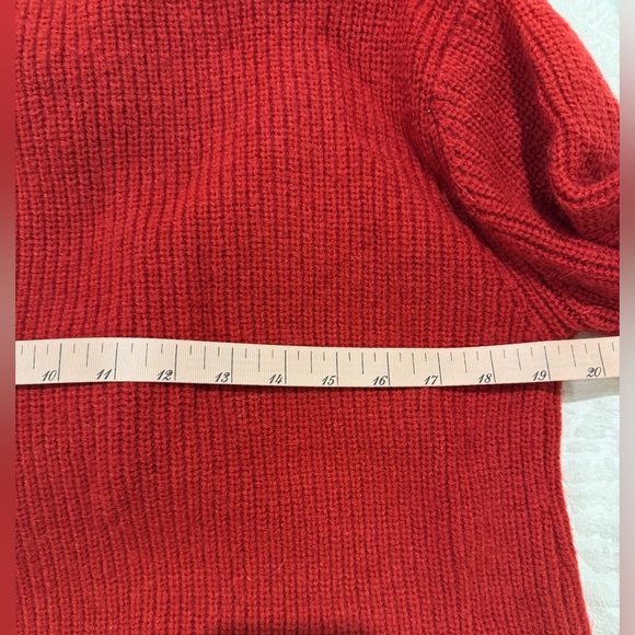 Red Bow-Back or front Sweater - Picture 4 of 7